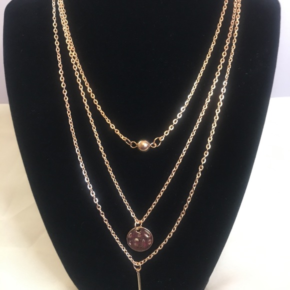 🆕🌟Trendy and Pretty Gold 3 Layer Necklace🌟 - Picture 5 of 5